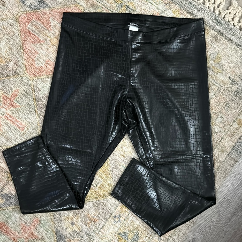 🆕NWT Express Faux Crocodile print Leggings/Pull-on Stretch Pants SizeXL